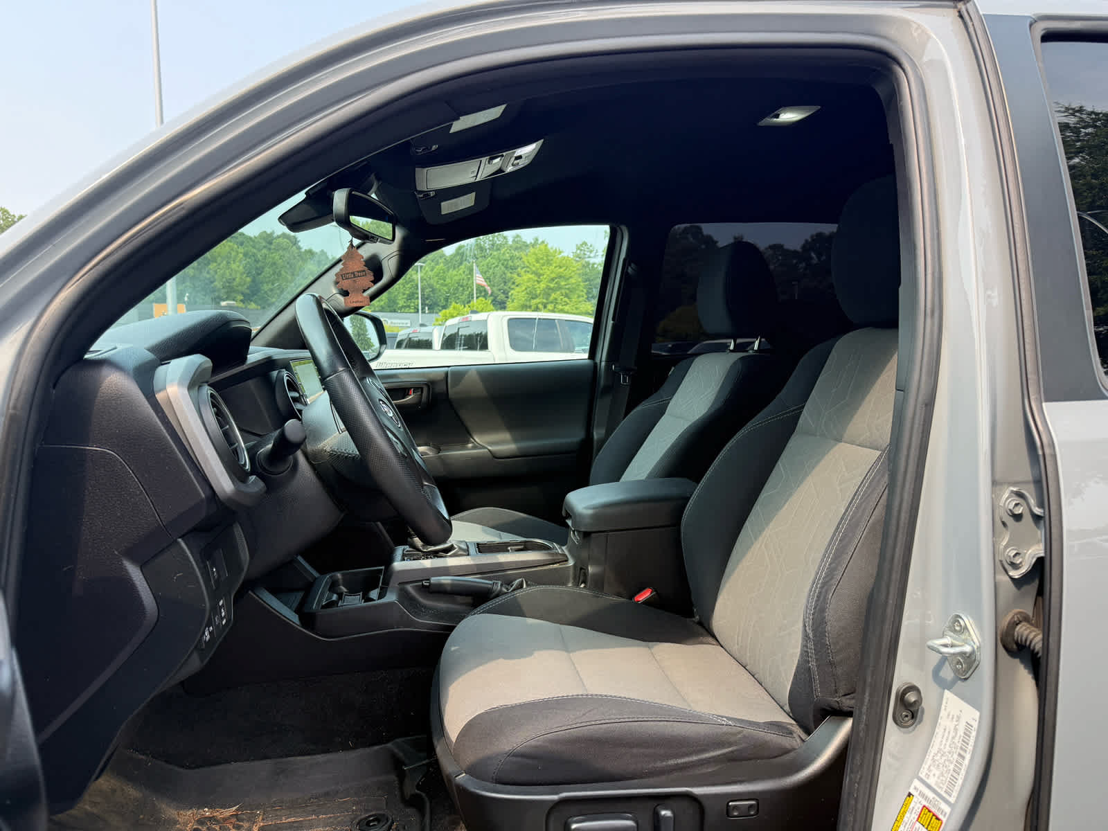 Used 2021 Toyota Tacoma TRD Sport AWD/4WD image 12