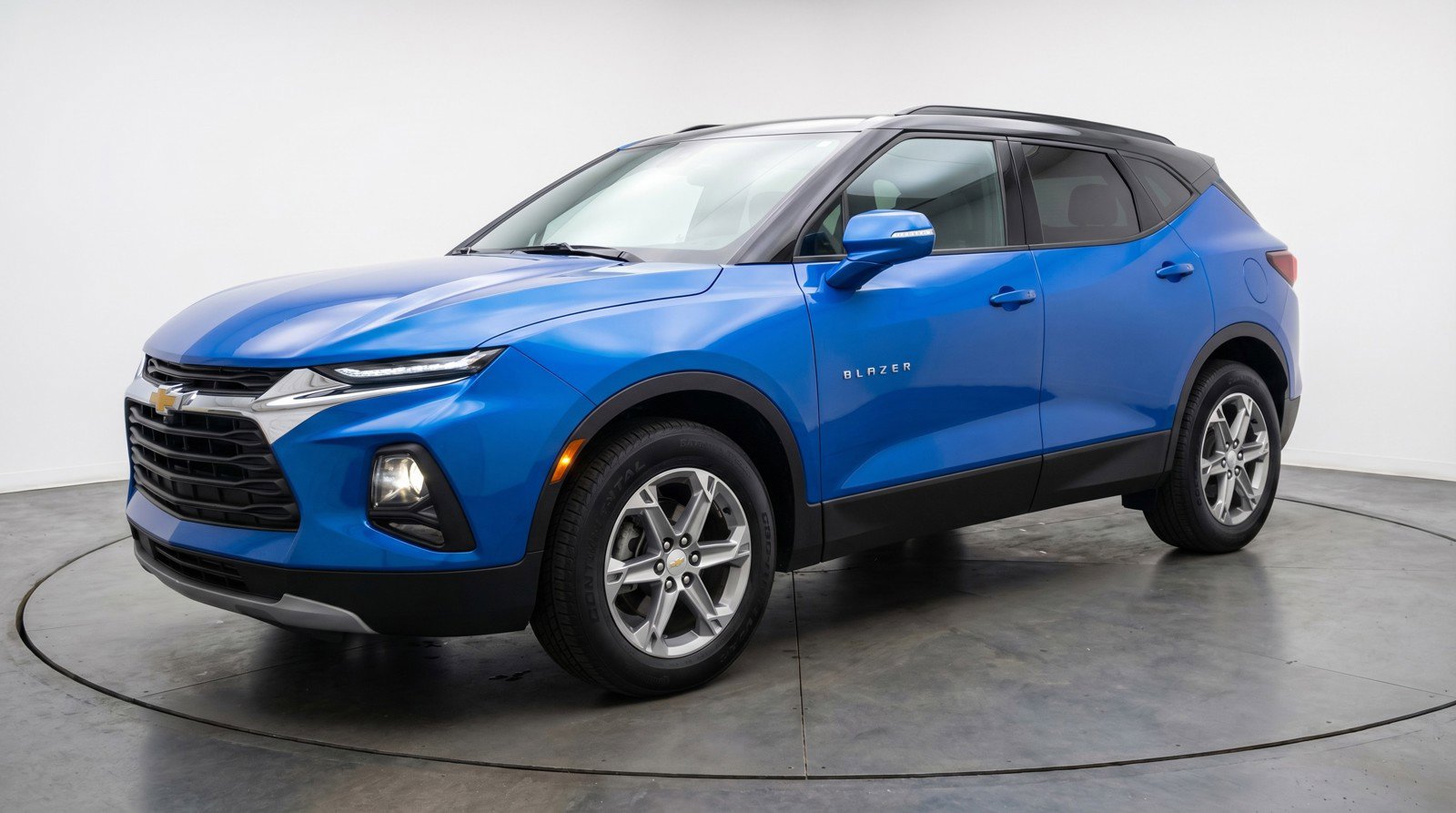 Used 2025 Chevrolet Blazer LT FWD image 3