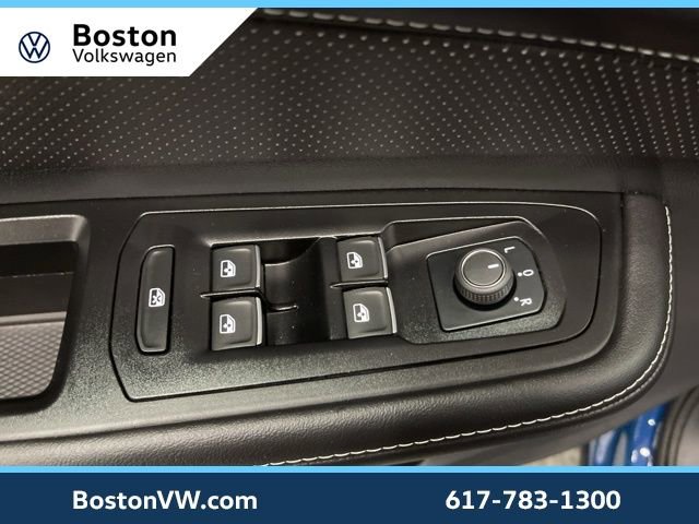 Used 2025 Volkswagen Atlas Cross Sport SE w/ Panoramic Sunroof Package image 29