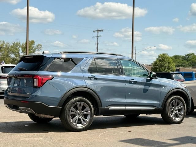 Used 2025 Ford Explorer Active w/ Active Comfort Package AWD/4WD image 34