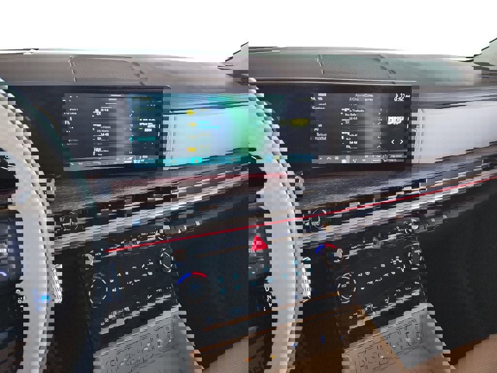 Used 2025 Hyundai Santa Fe Calligraphy image 23