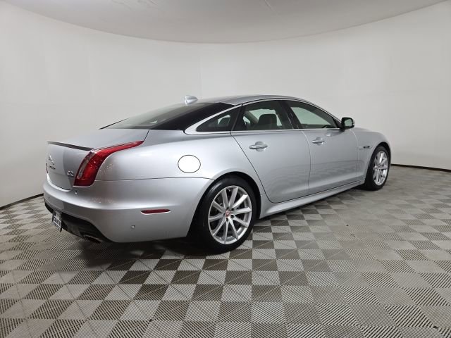 Used 2018 Jaguar XJ R-Sport AWD/4WD image 11