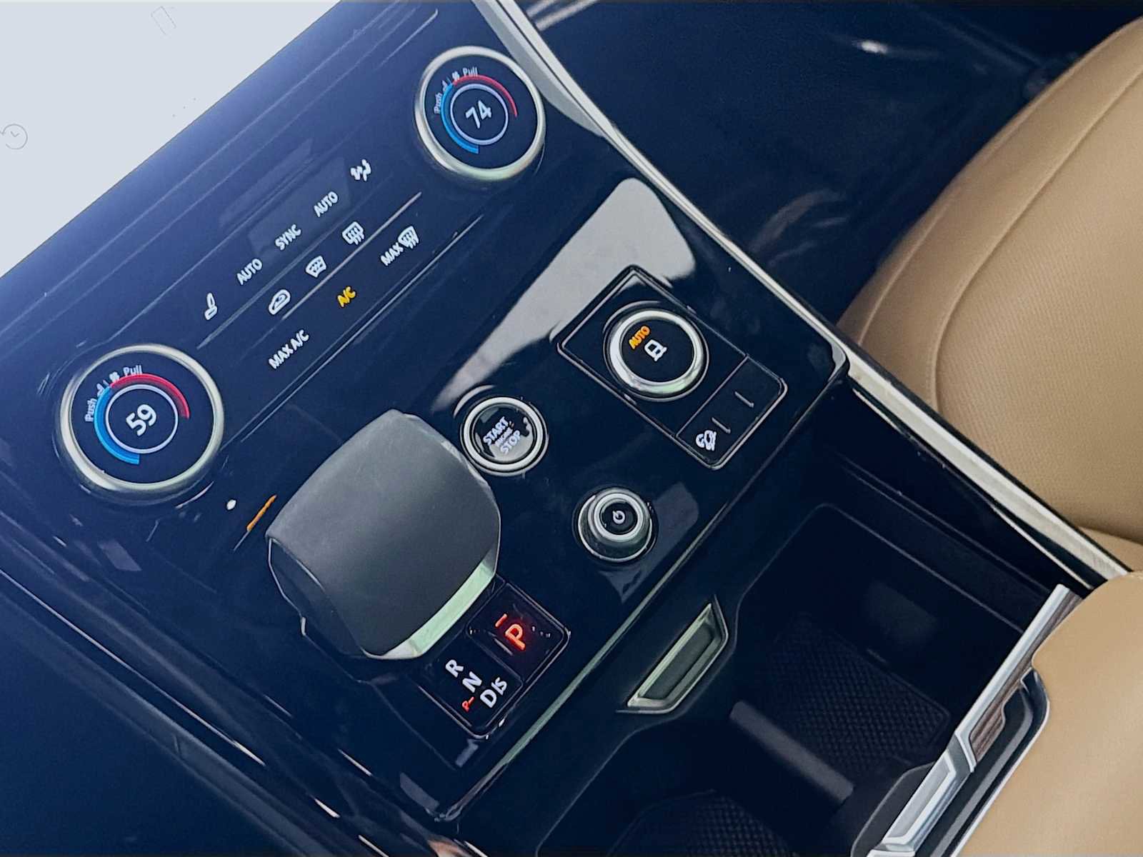 Used 2023 Land Rover Range Rover Sport SE image 18