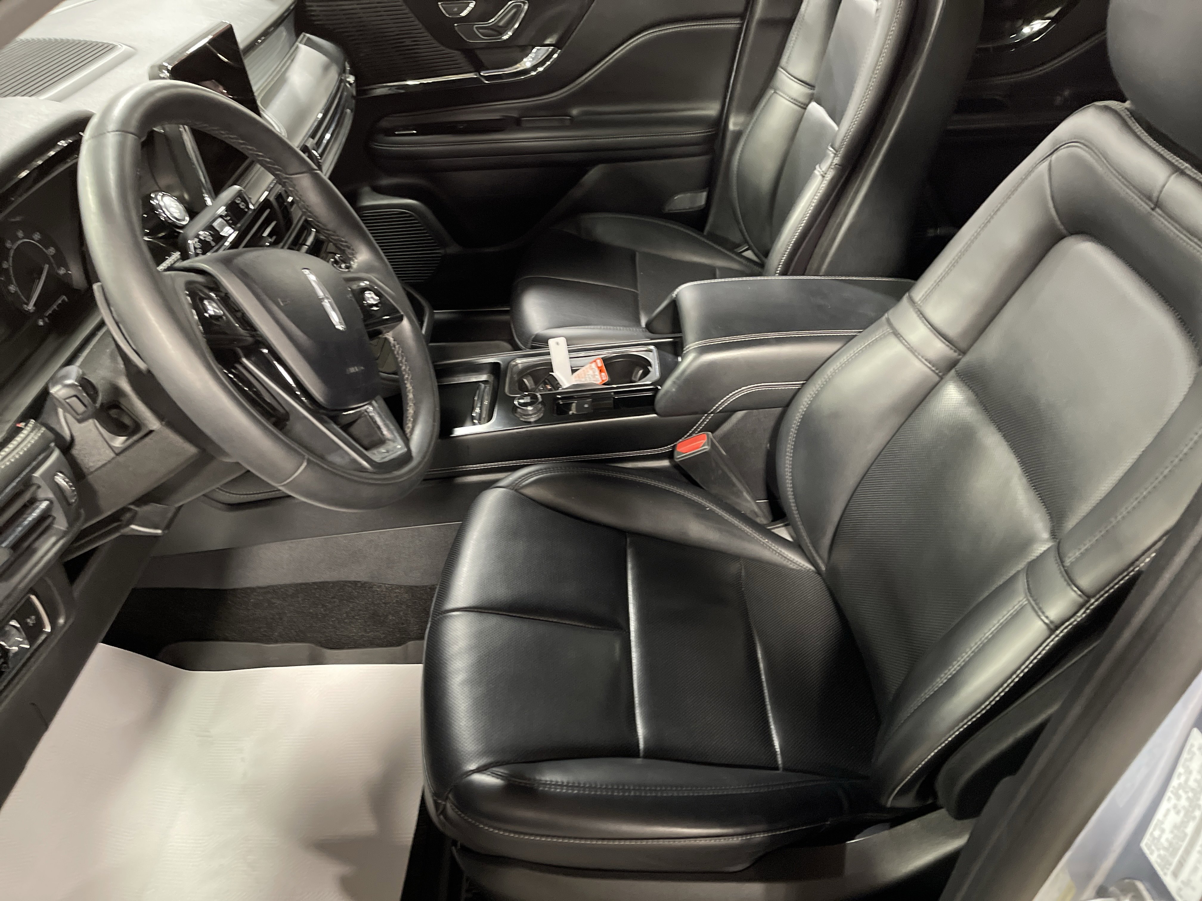 Used 2022 Lincoln Corsair AWD w/ Equipment Group 101A image 9