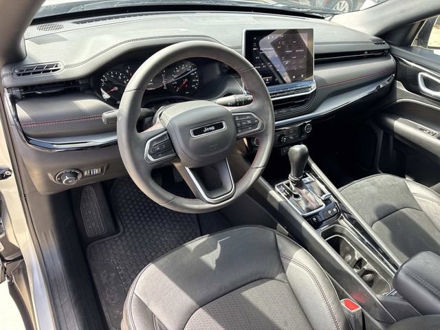 Used 2025 Jeep Compass Trailhawk w/ Trailer Tow Group image 24