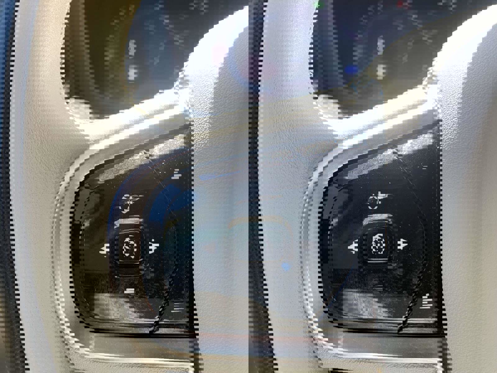 Used 2023 Volvo XC60 B6 Ultimate w/ Protection Package Premier AWD/4WD image 21