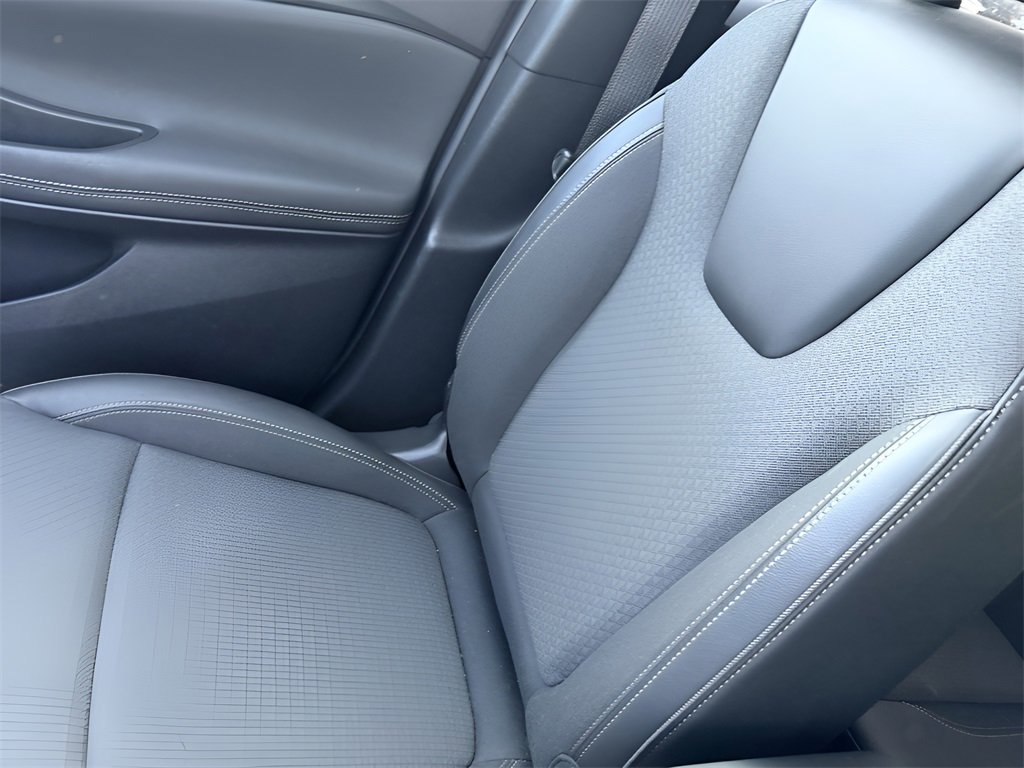 Used 2023 Buick Encore GX Select w/ Safety Package II image 28