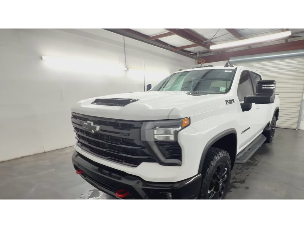 Used 2025 Chevrolet Silverado 2500 LT w/ Trail Boss Package AWD/4WD image 4