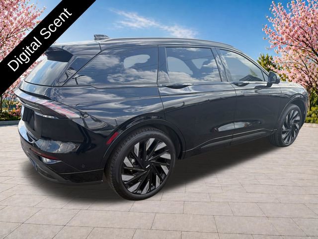 Used 2024 Lincoln Nautilus Reserve w/ Equipment Group 202A AWD/4WD image 8