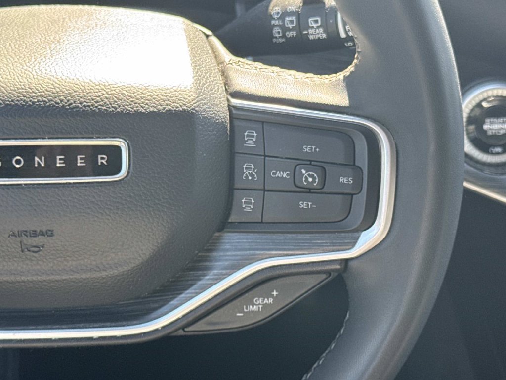 Used 2024 Jeep Wagoneer Series II RWD image 11