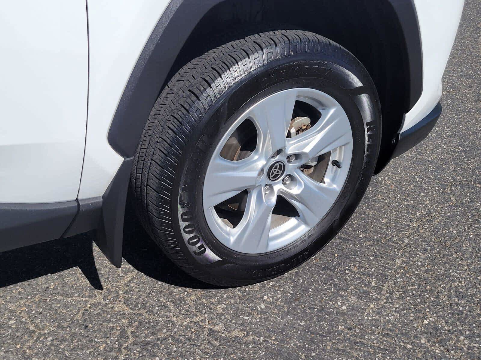 Used 2021 Toyota RAV4 XLE w/ Carpet Mat Package (TMS) FWD image 8