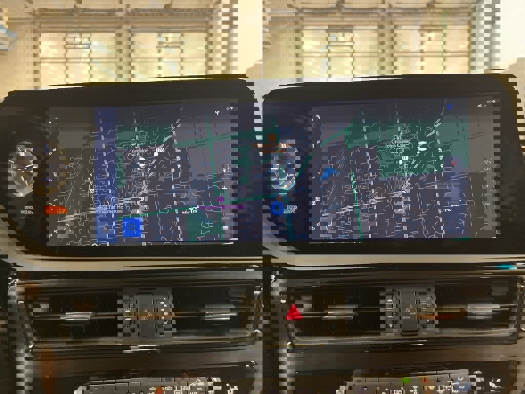 Used 2024 Lexus ES 350 Ultra Luxury w/ Accessory Package (Z2) image 18