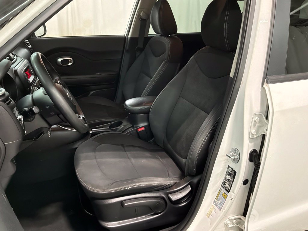 Used 2014 Kia Soul FWD image 18
