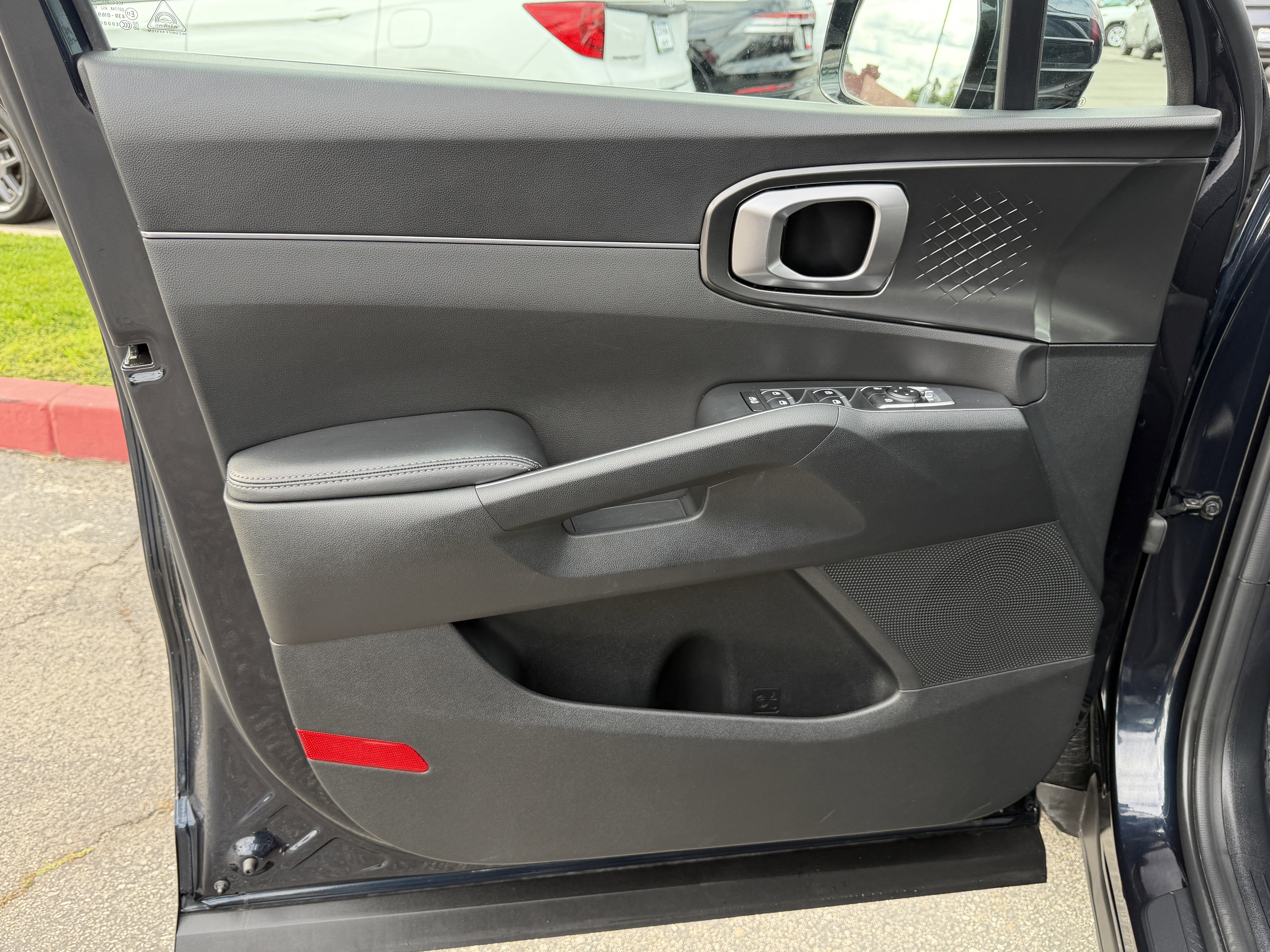 Certified 2023 Kia Sorento EX AWD/4WD image 13