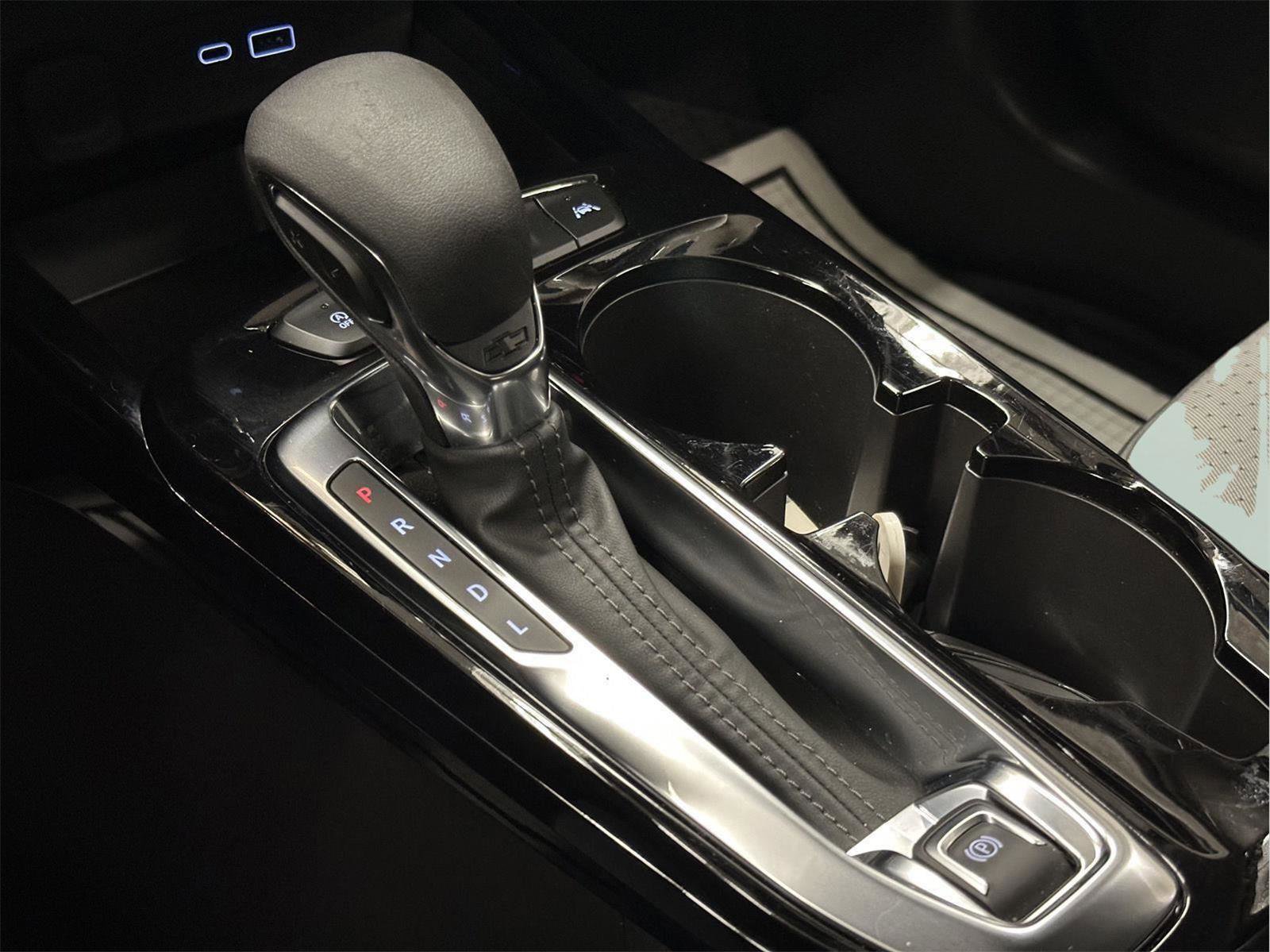 Certified 2024 Chevrolet Trax LT w/ Driver Confidence Package image 18