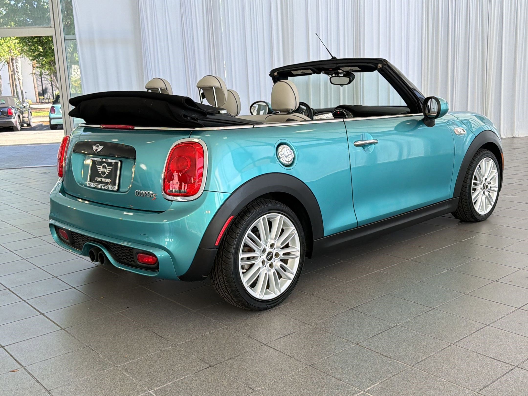 Used 2017 MINI Cooper S image 9