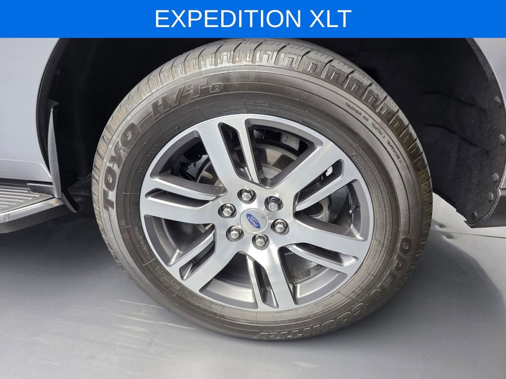 Used 2022 Ford Expedition XLT image 17