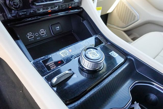 New 2025 Jeep Grand Cherokee Limited w/ Luxury Tech Group II image 19