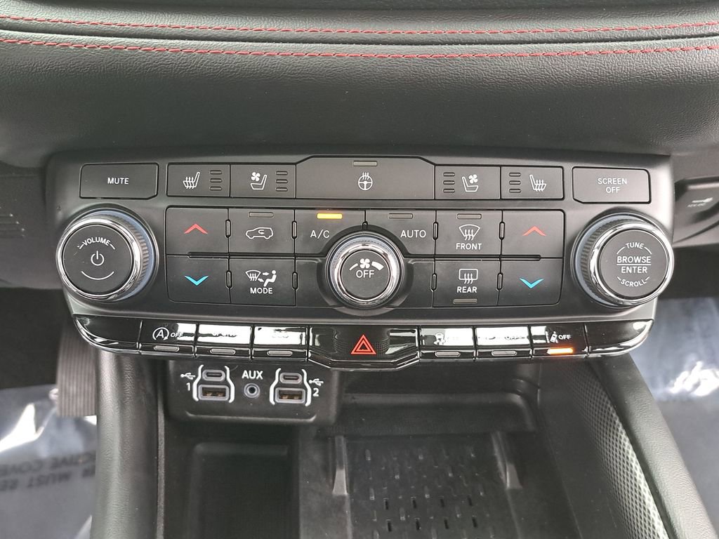 Certified 2025 Dodge Durango GT image 26