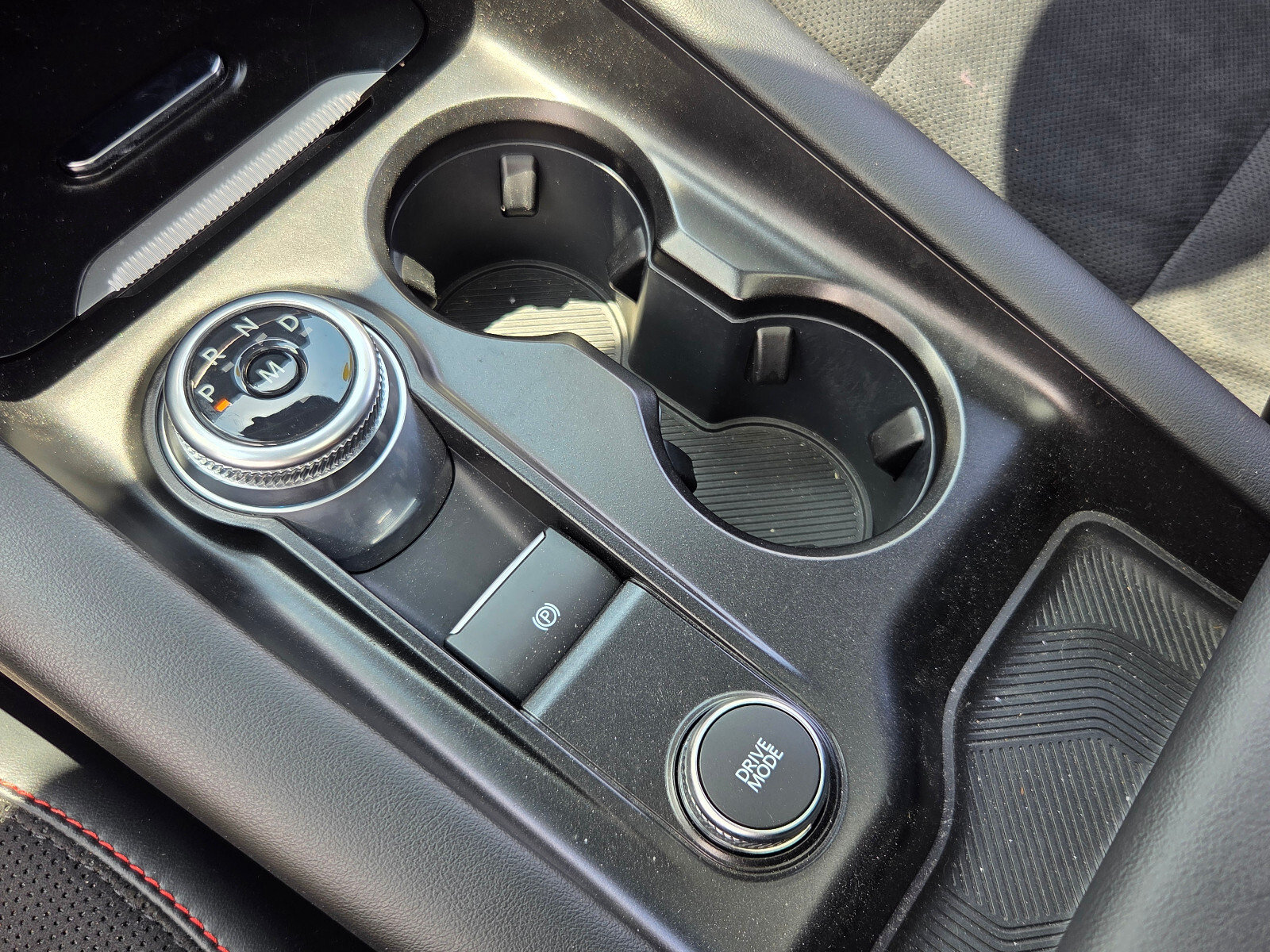 Used 2025 Ford Explorer ST AWD/4WD image 29