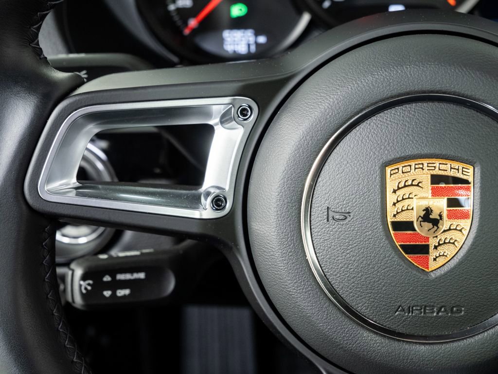 Used 2023 Porsche 718 Cayman RWD image 9