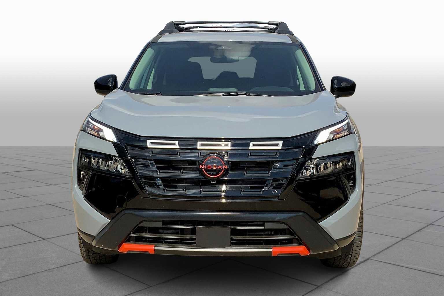 Certified 2025 Nissan Rogue SV image 3