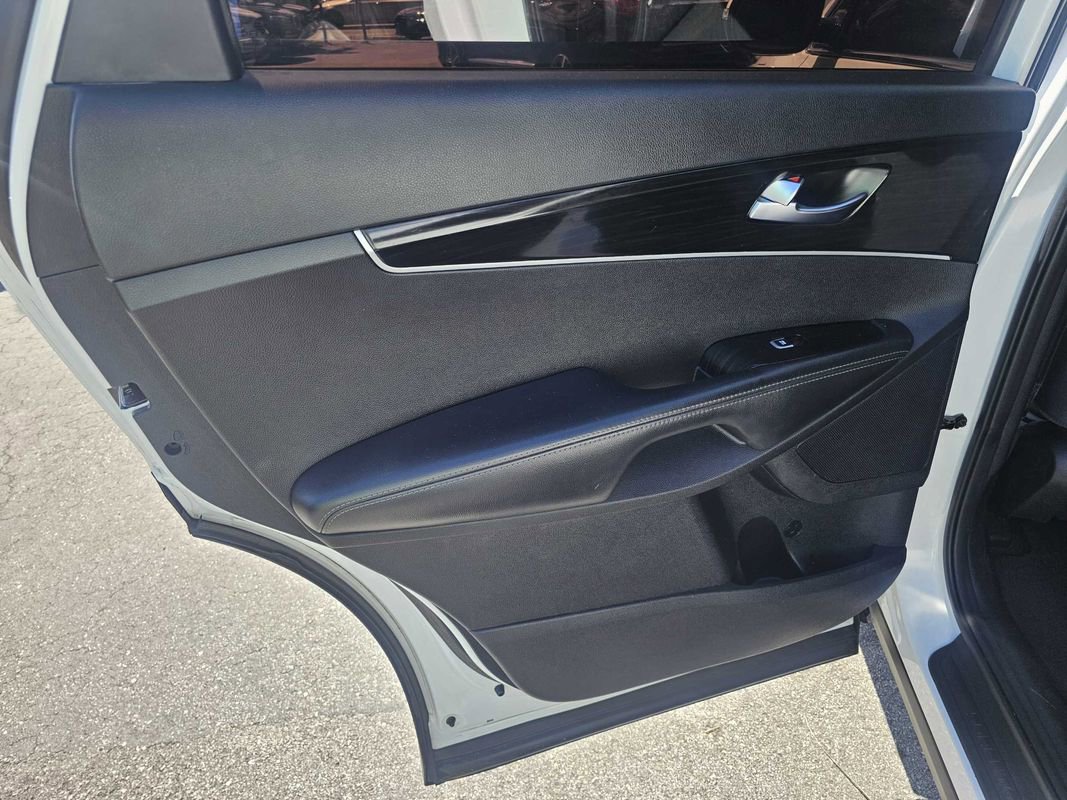 Used 2019 Kia Sorento LX image 12