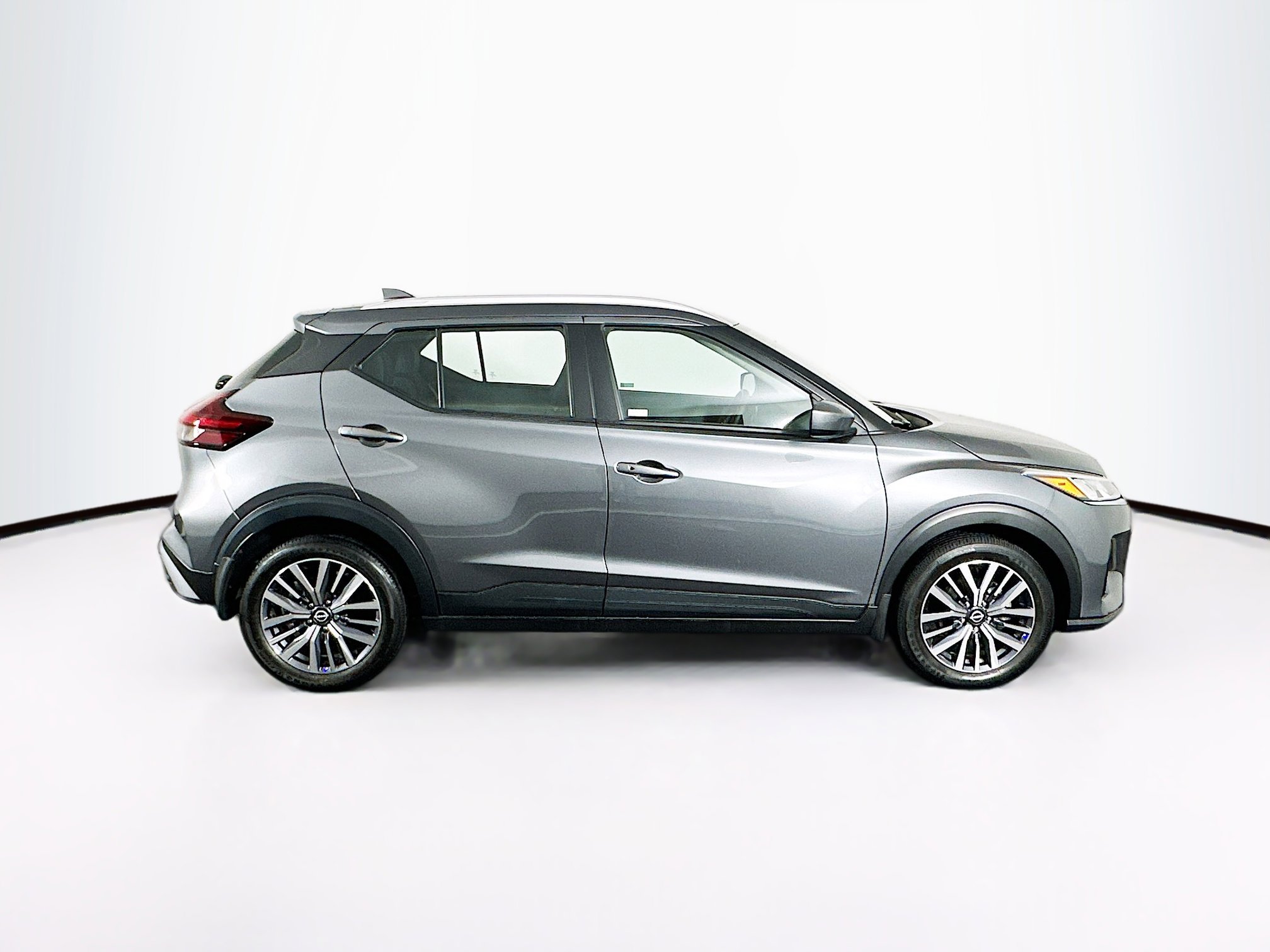 Used 2024 Nissan Kicks SV image 10