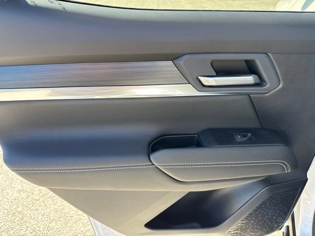 New 2027 GMC Terrain Elevation w/ LPO, Floor Liner Package AWD/4WD image 25