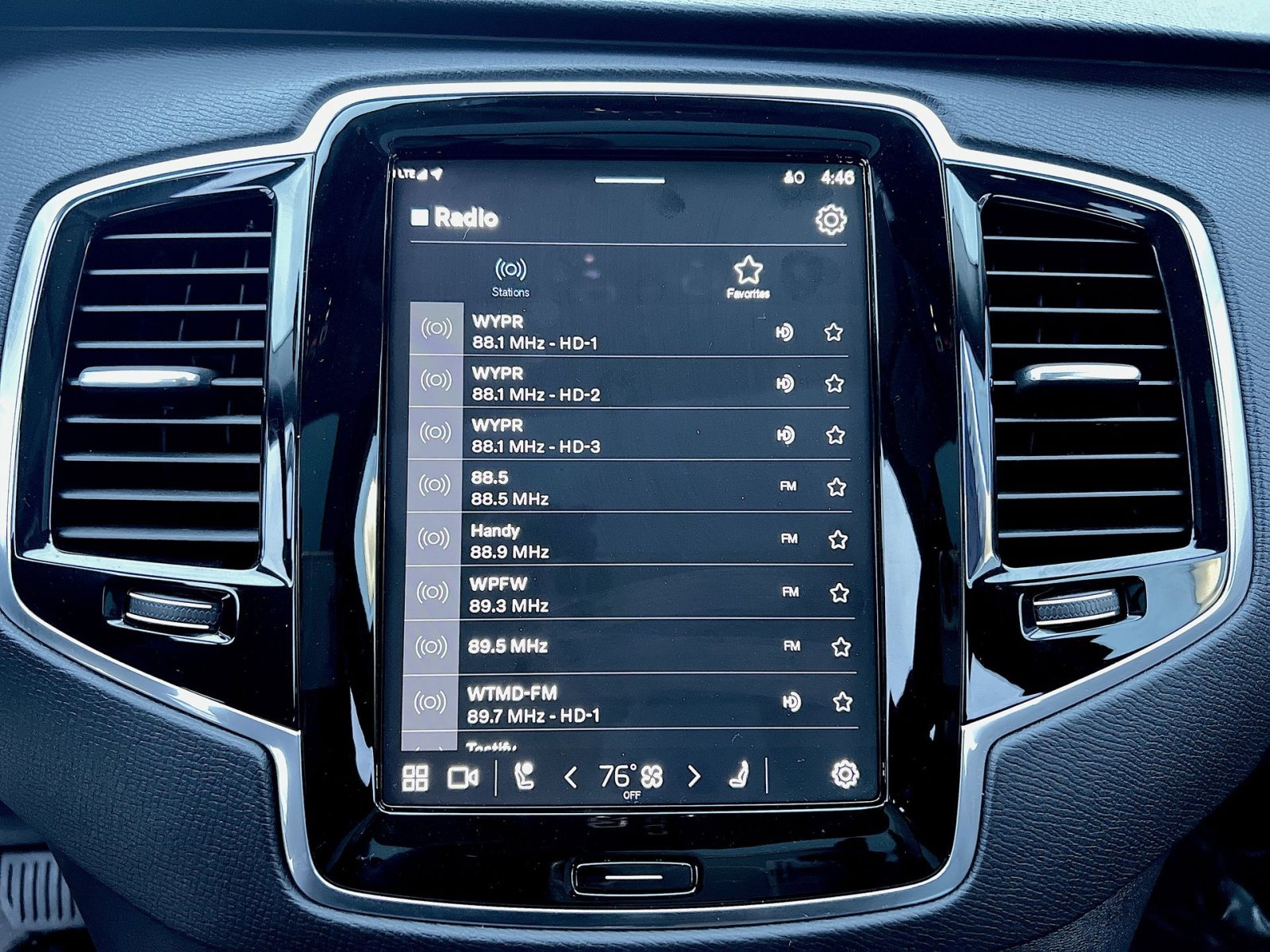 Certified 2023 Volvo XC90 B6 Plus image 18