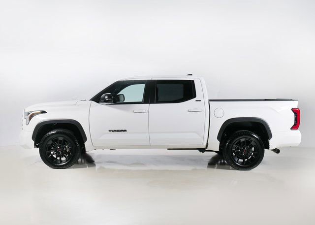 Used 2025 Toyota Tundra SR5 w/ SR5 Premium Package image 2