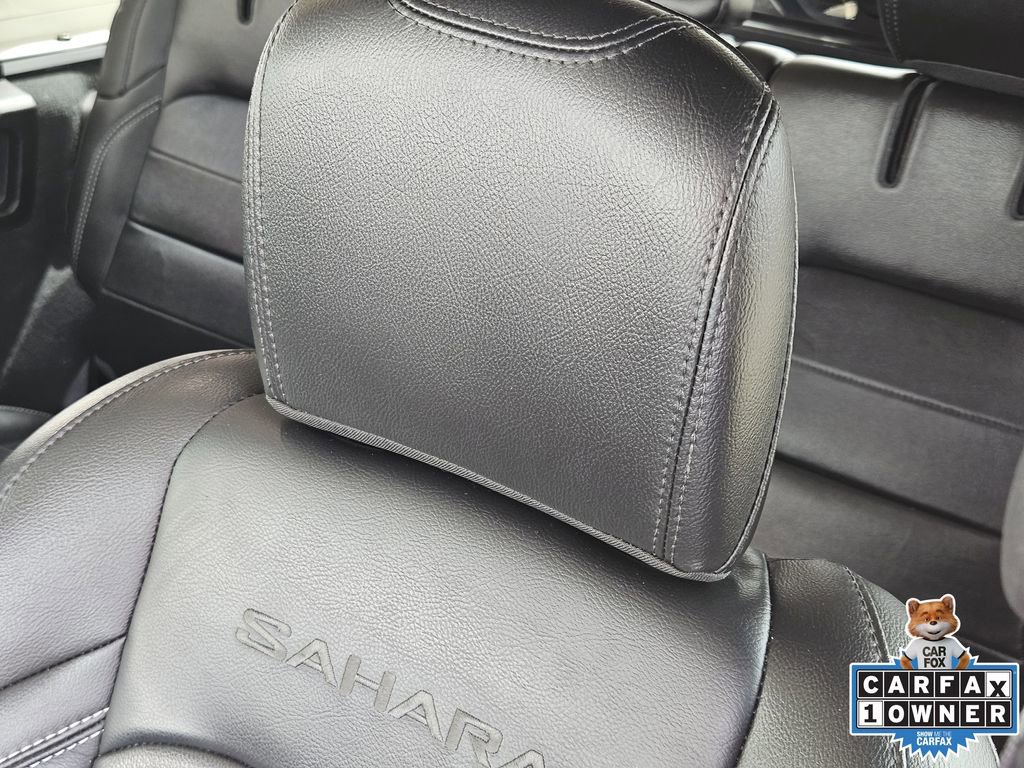 Used 2022 Jeep Wrangler Unlimited Sahara w/ Cold Weather Group image 14