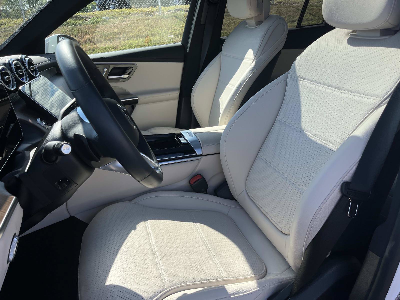 Certified 2025 Mercedes-Benz GLC 300 image 26