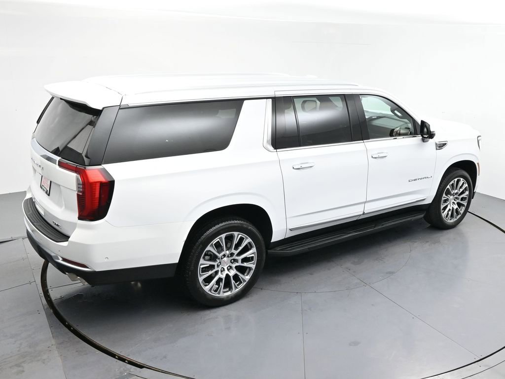 Used 2025 GMC Yukon XL Denali AWD/4WD image 5