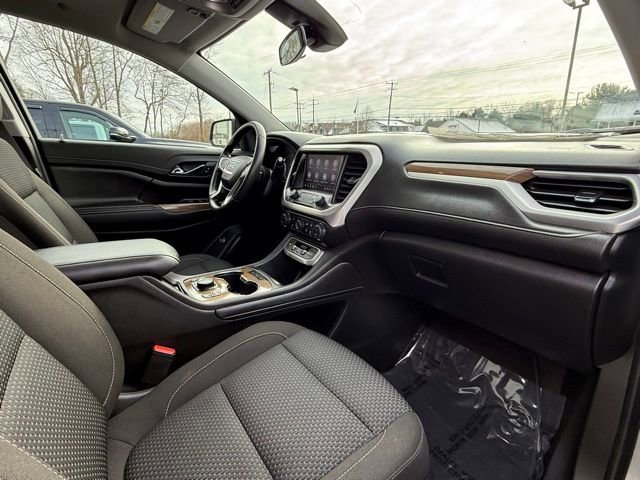 Used 2023 GMC Acadia SLE w/ Driver Convenience Package image 17