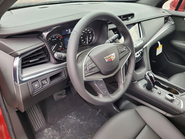 New 2026 Cadillac XT5 Luxury w/ LPO, ONYX Package image 22
