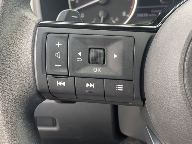 Used 2023 Nissan Rogue SV FWD image 17