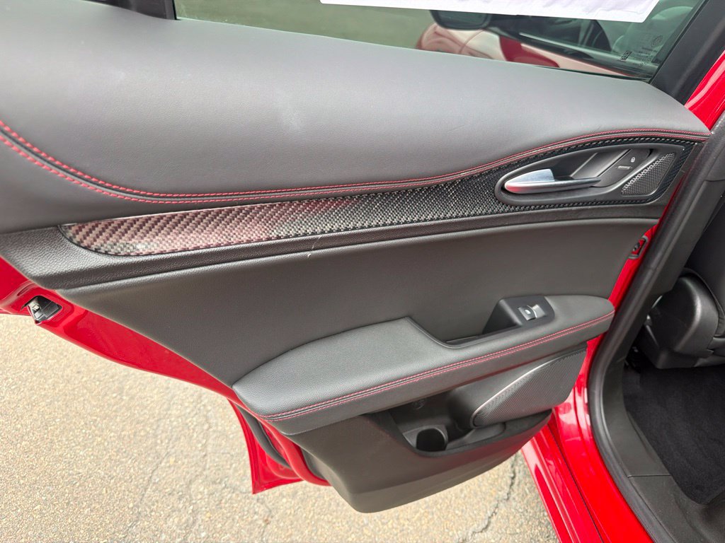 Used 2023 Alfa Romeo Stelvio Estrema AWD/4WD image 13