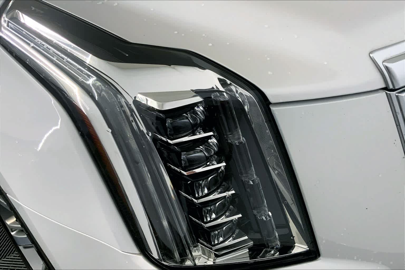 Used 2016 Cadillac Escalade Premium AWD/4WD image 25