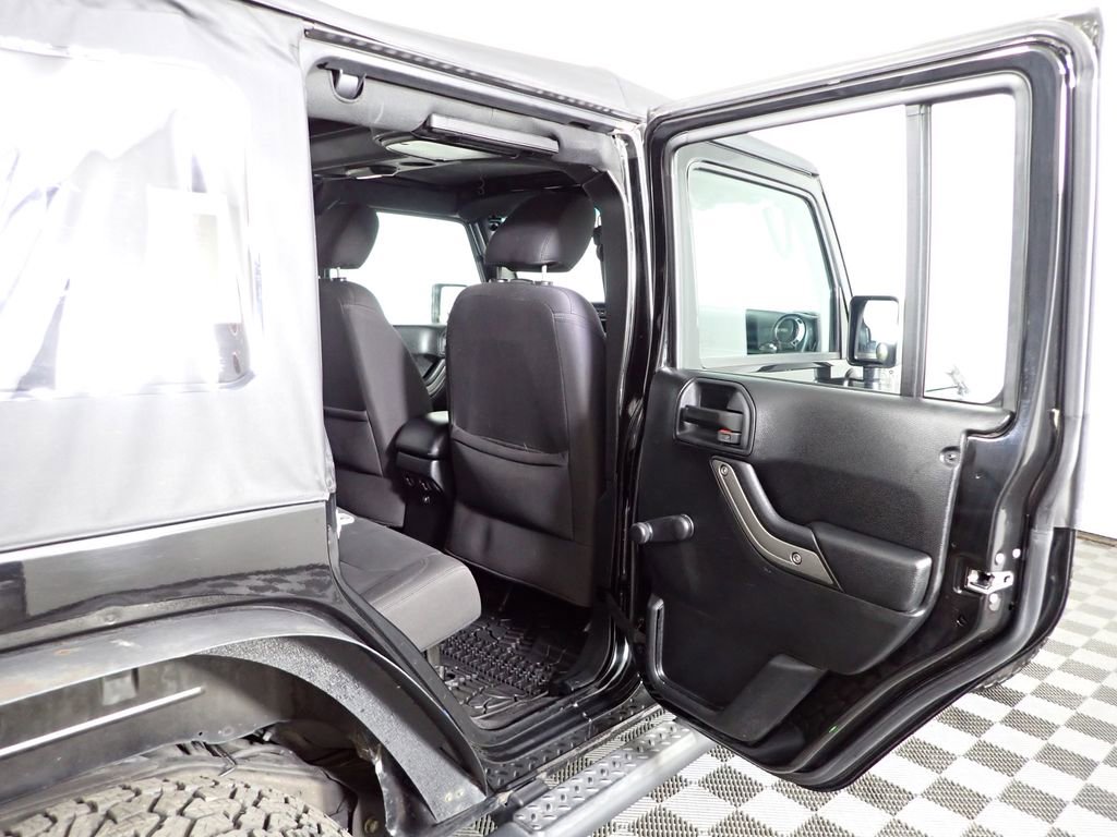Used 2017 Jeep Wrangler Unlimited Sport w/ Mopar Black Appearance Group AWD/4WD image 37