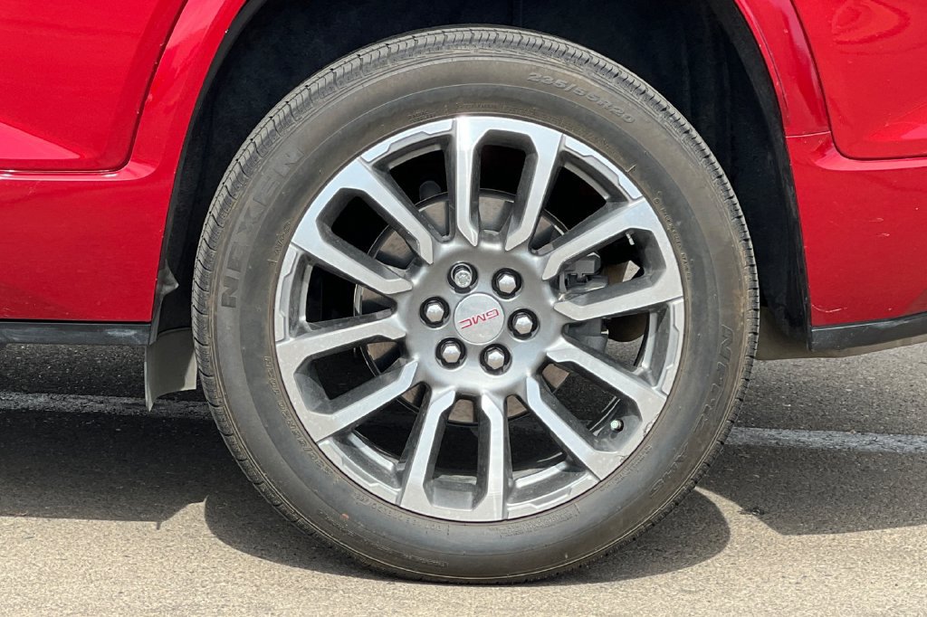 Used 2021 GMC Acadia Denali w/ Denali Technology Package FWD image 31