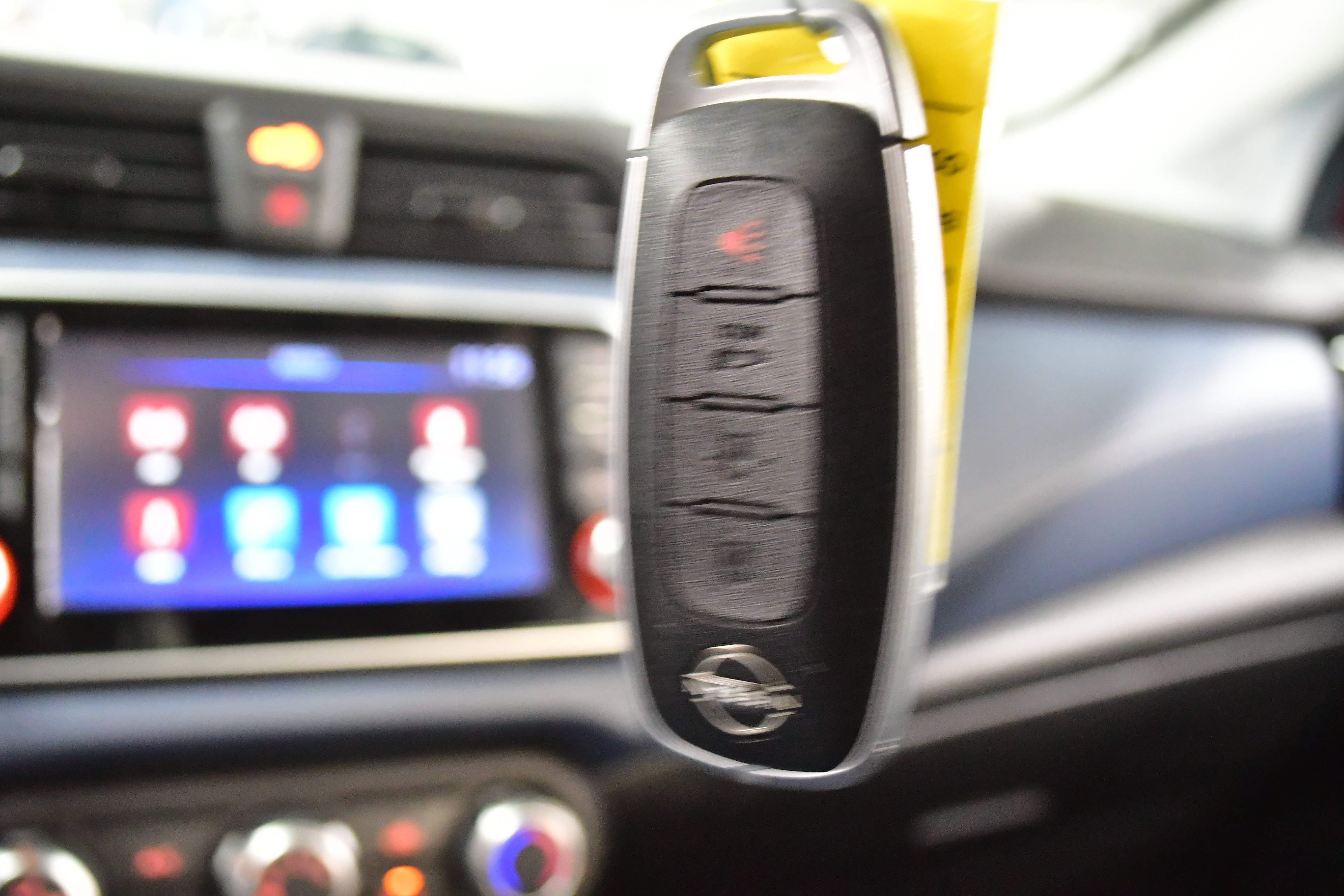 Used 2025 Nissan Versa SV image 31