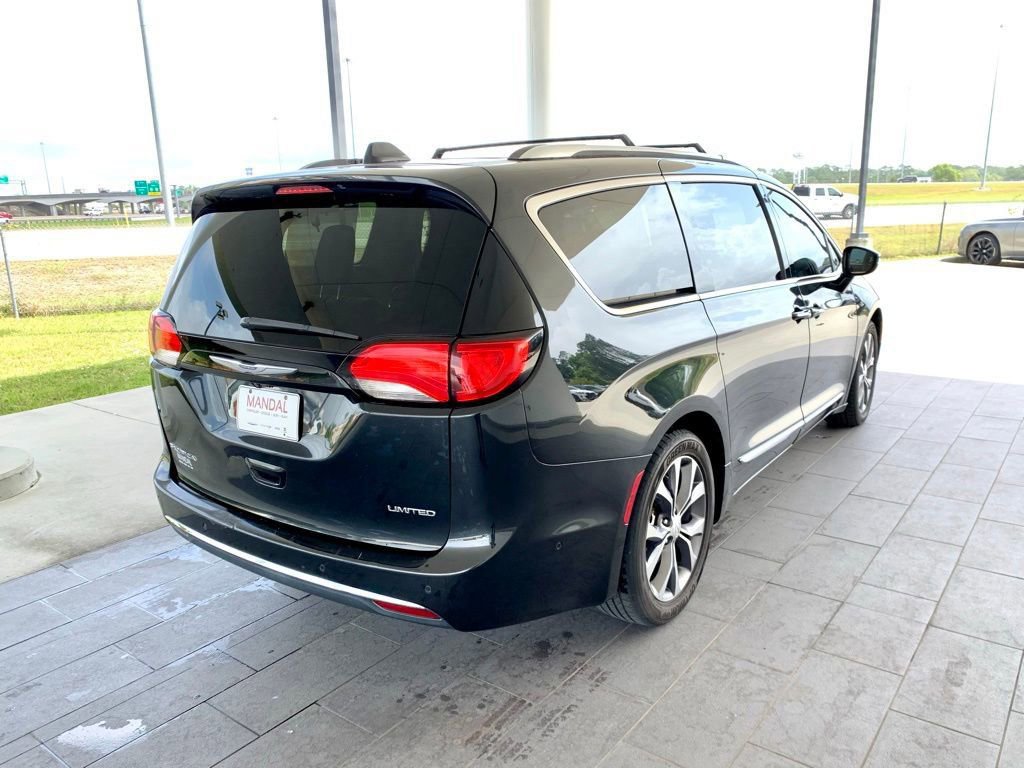 Used 2018 Chrysler Pacifica Limited w/ Tire & Wheel Group image 5