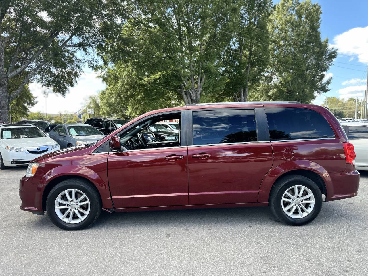Used 2018 Dodge Grand Caravan SXT FWD image 8