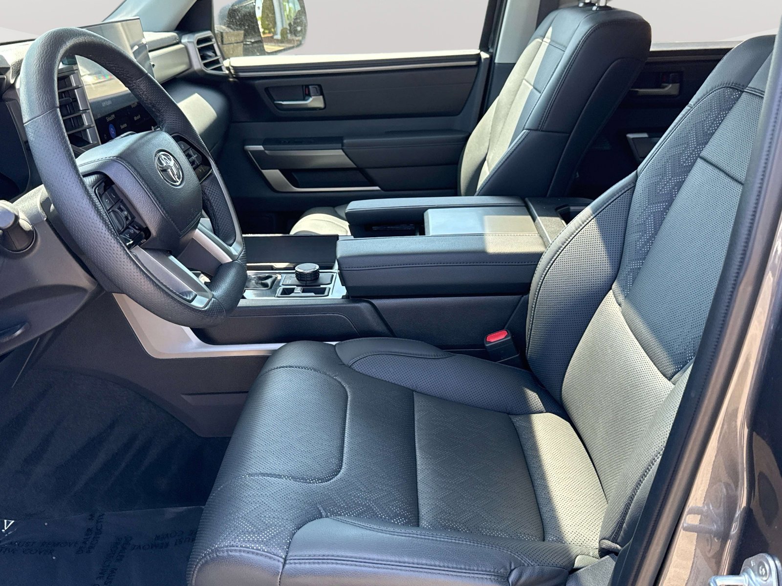 Used 2024 Toyota Sequoia SR5 w/ SR5 Premium Package AWD/4WD image 19