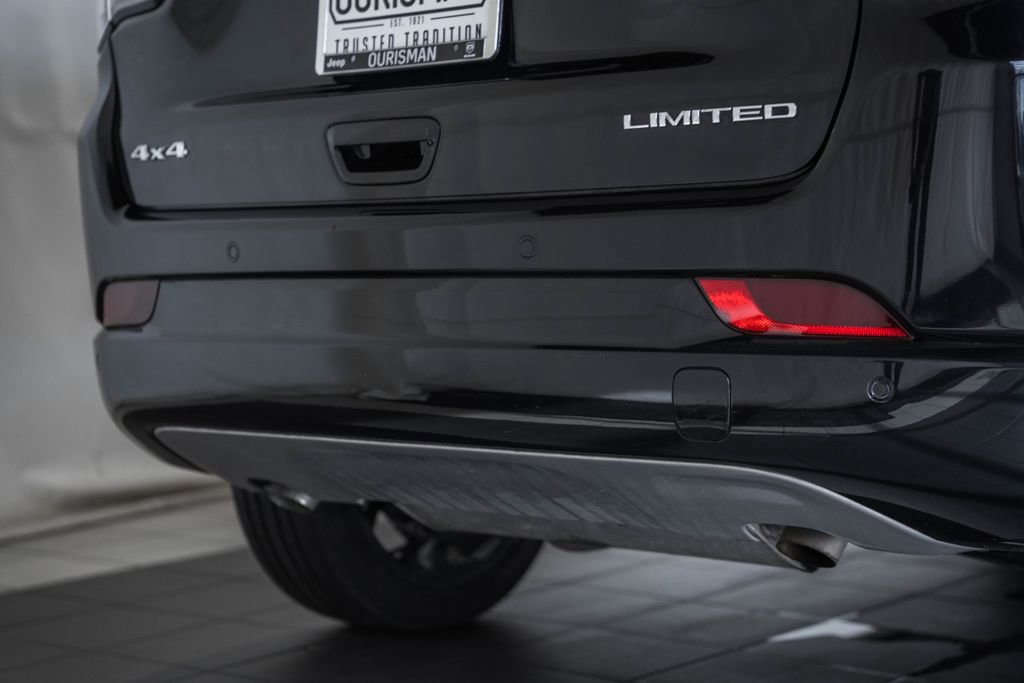 Used 2024 Jeep Compass Limited w/ Elite Group image 11