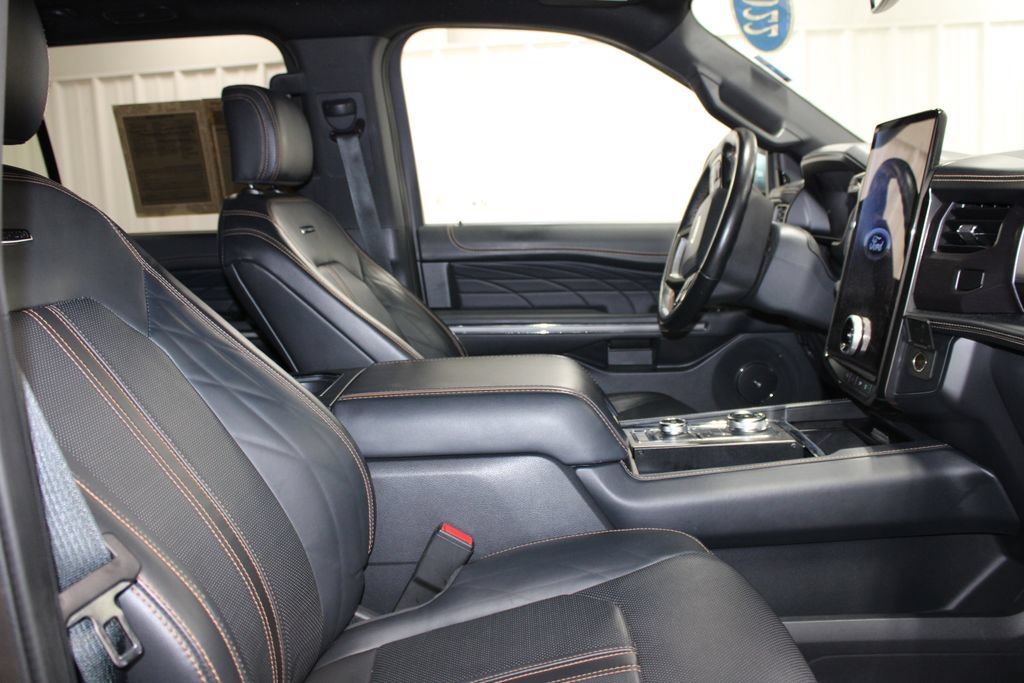 Used 2022 Ford Expedition Platinum AWD/4WD image 22