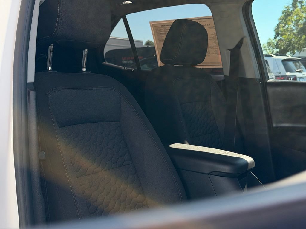 Used 2020 Chevrolet Equinox LT FWD image 36