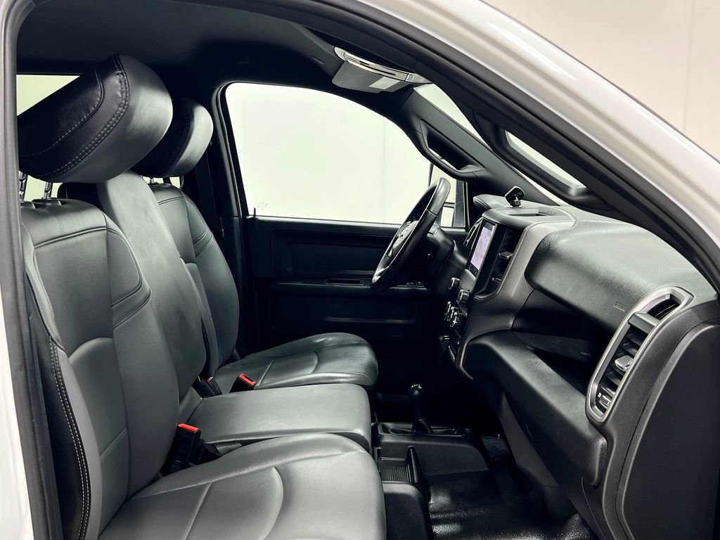 Used 2023 RAM 2500 Tradesman w/ Chrome Appearance Group image 32