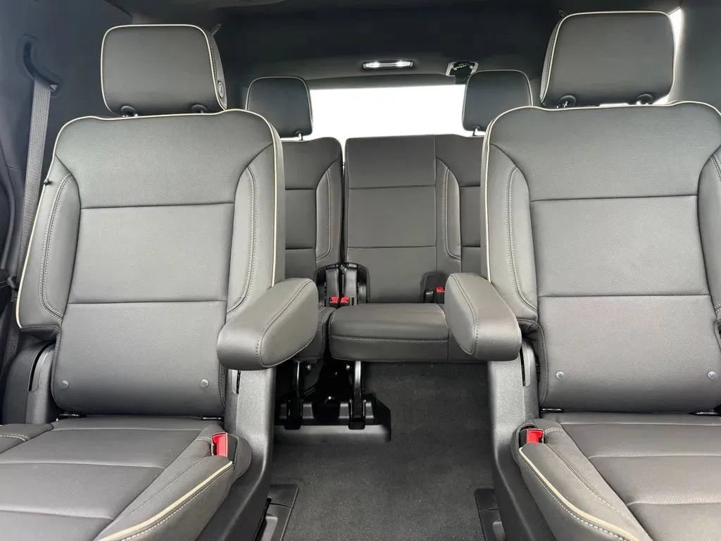 New 2026 GMC Yukon Elevation w/ Elevation Premium Package AWD/4WD image 20